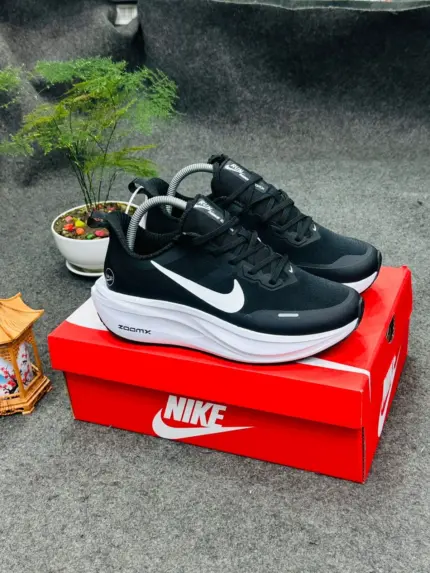 Nike Vomero Plus