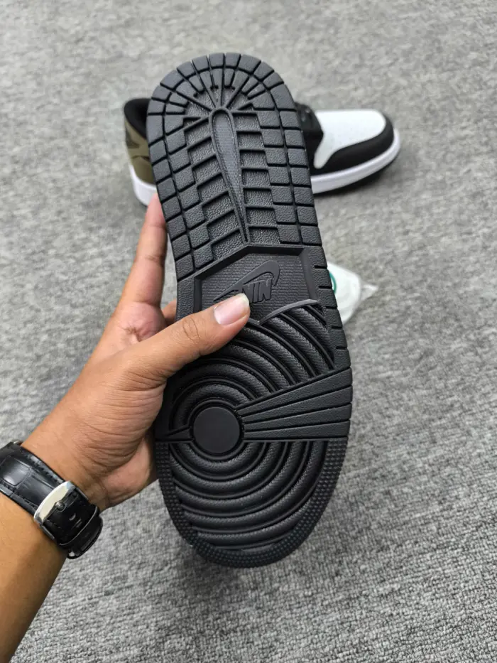Nike Air Jordan 1 Low OG "Mocha" [OEM] - Image 4