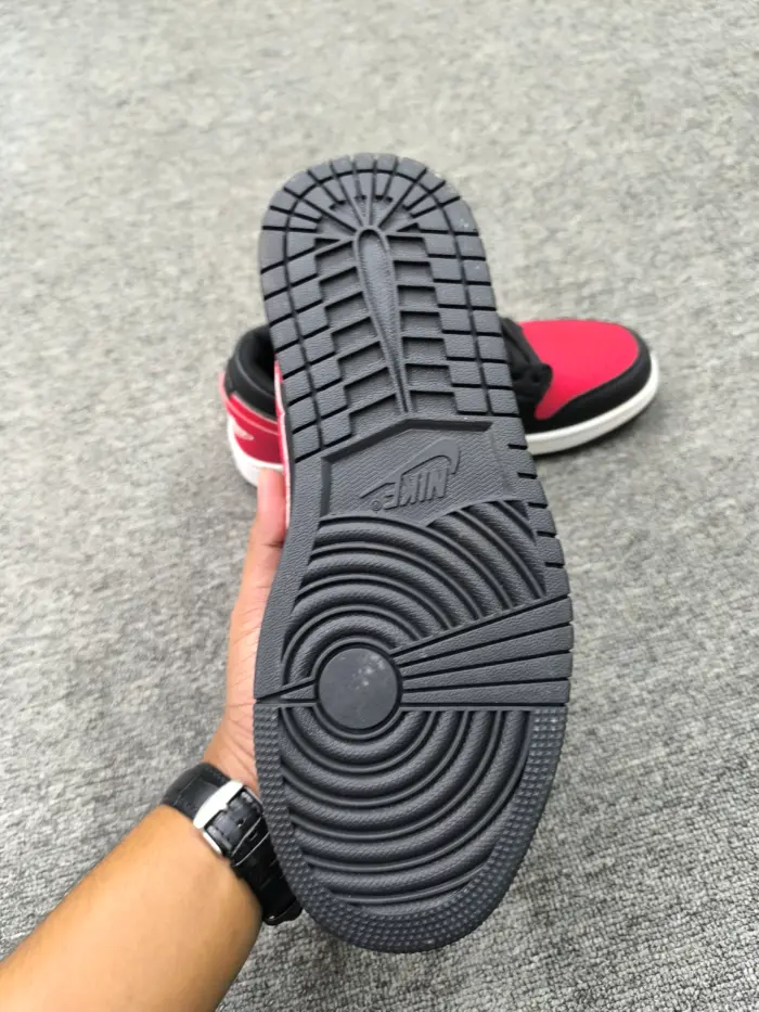Nike Air Jordan 1 Low "Bred Toe" [OEM] - Image 3