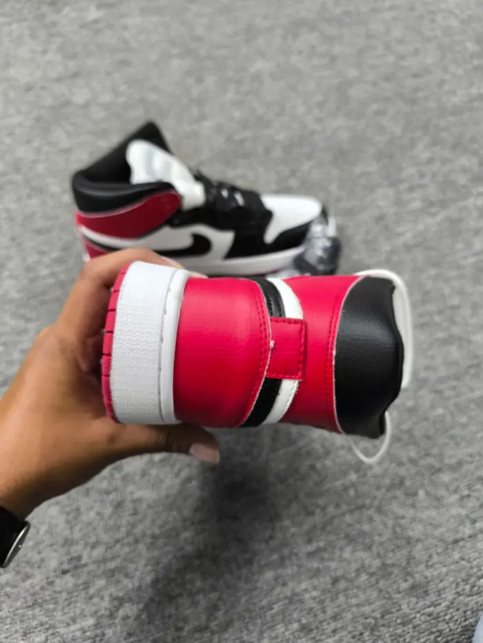 Air Jordan 1 Retro High OG "Black Toe" [OEM] - Image 2