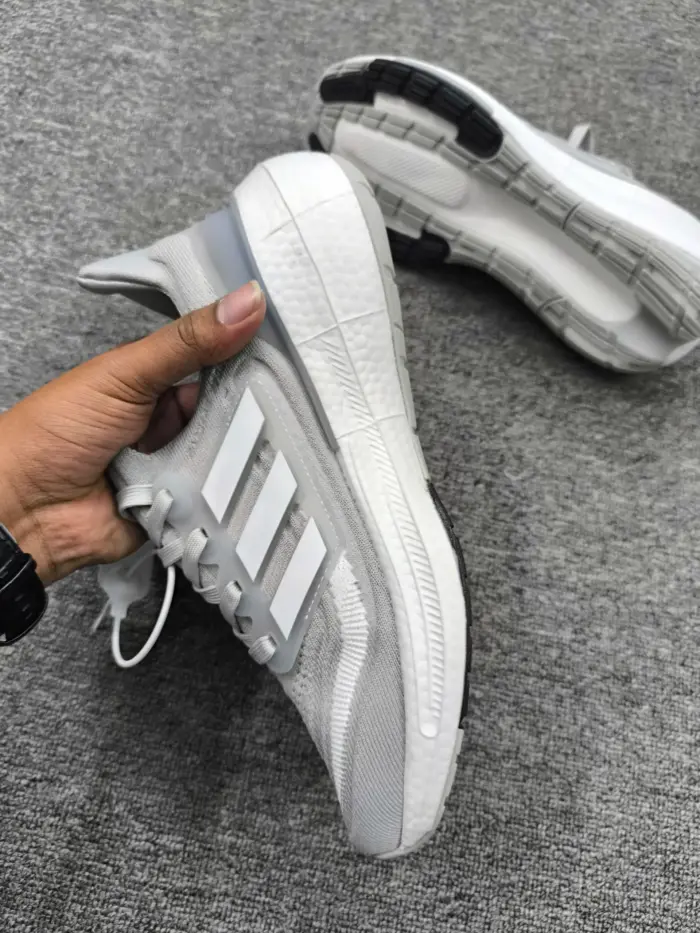Adidas Ultraboost Light [1:1] - Image 3
