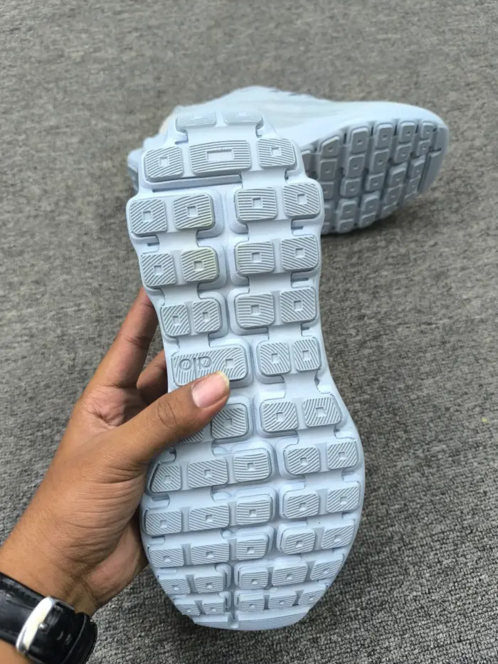 Alo Yoga Runner [1:1] - Image 4