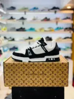 Louis Vuitton Sneaker Black [1:1] - Image 2