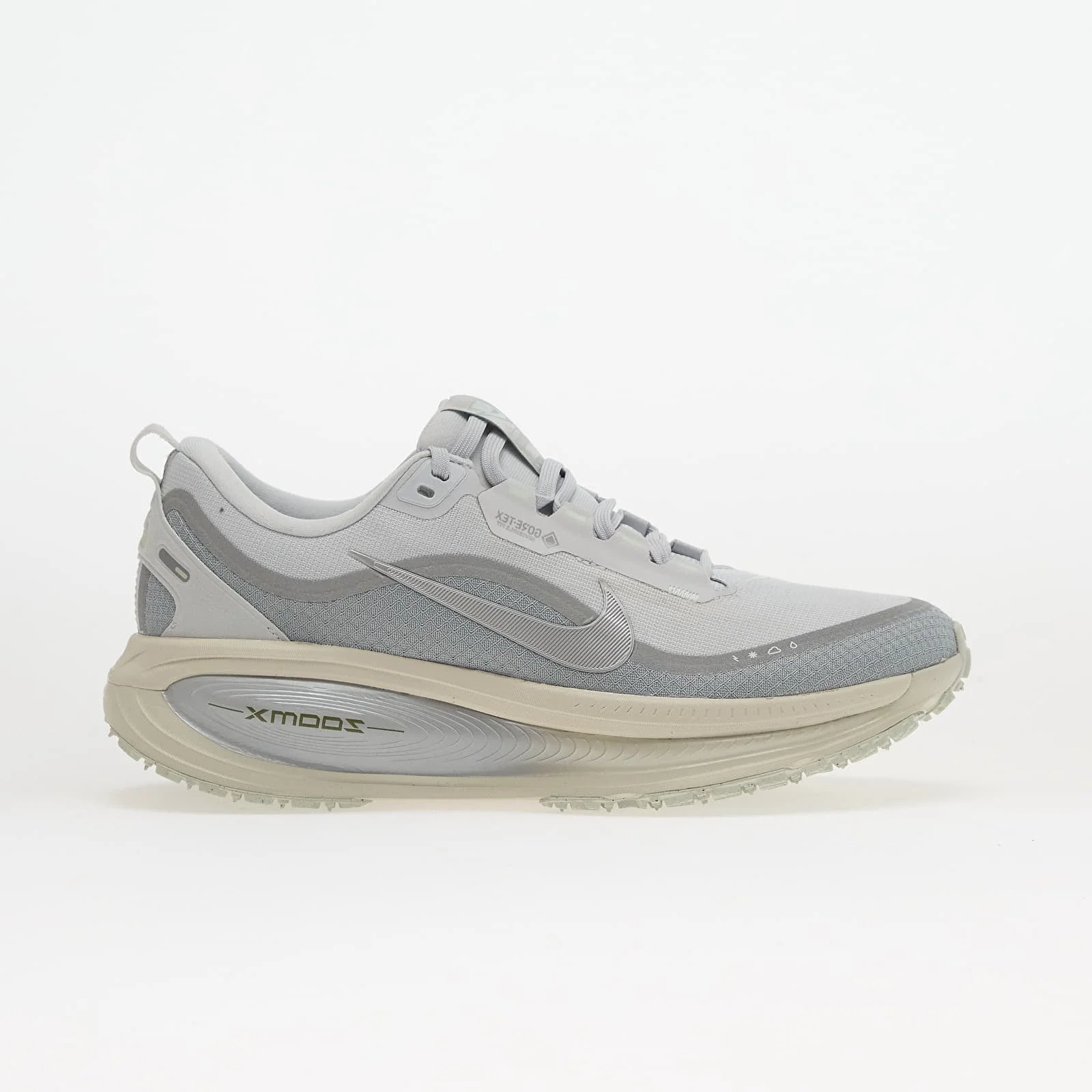 1609177 Nike Vomero 18 GORE-TEX - Image 1