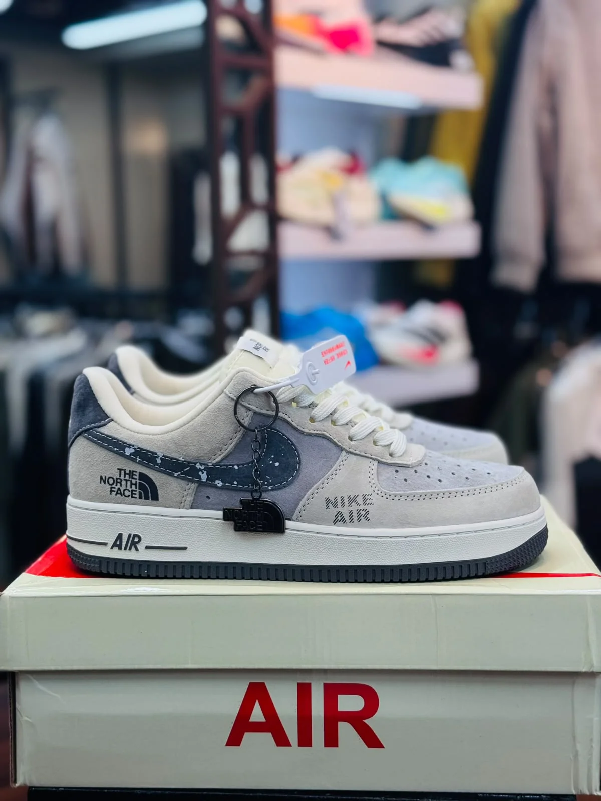 image (88) Nike Air Force 1 Low x The North Face - Image 1